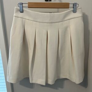 NWT Banana Republic Pleated Cream Skirt